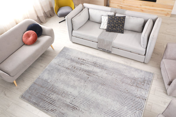 Graue Teppiche für ein modernes Ambiente: Der Maya 625 in 160x230 cm ist ideal, um eine großzügige Fläche im Wohnbereich zu betonen und Komfort zu spenden.