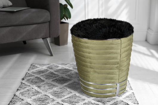 Dieser Hocker in auffallendem Design überzeugt durch seine außergewöhnliche Optik und sorgfältige Verarbeitung.